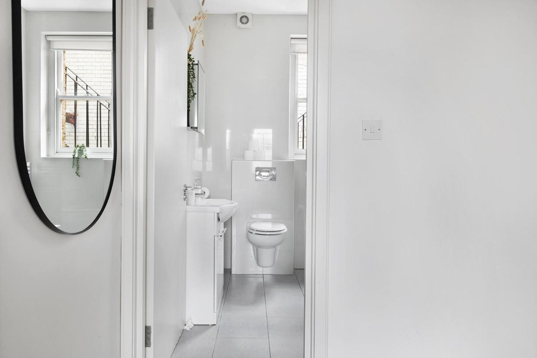 Family Friendly - Stylish Kentish Town Apartment Лондон Екстериор снимка