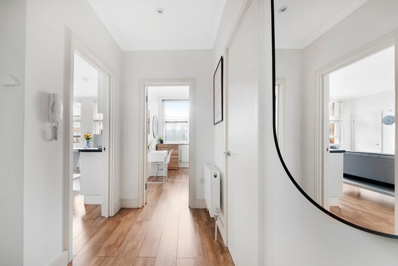 Family Friendly - Stylish Kentish Town Apartment Лондон Екстериор снимка