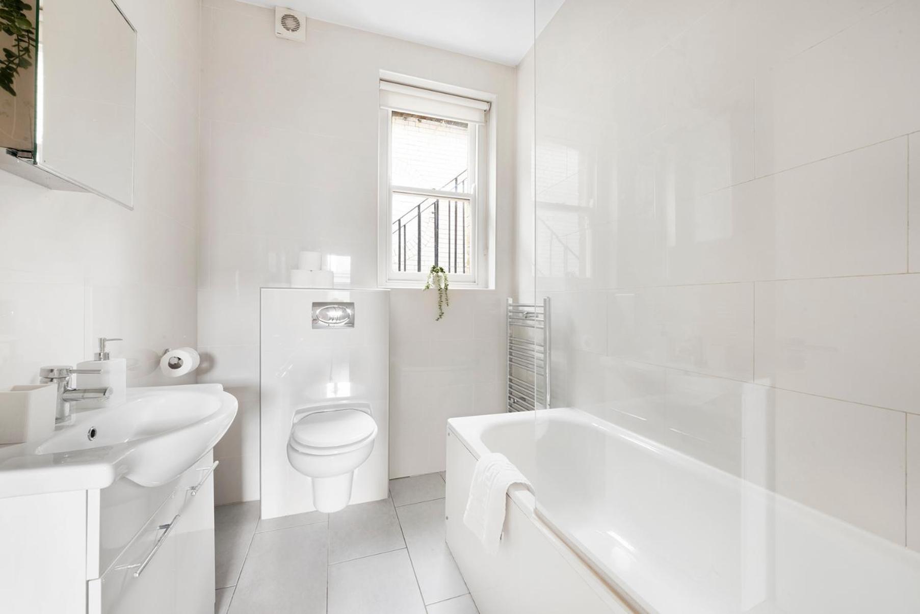 Family Friendly - Stylish Kentish Town Apartment Лондон Екстериор снимка