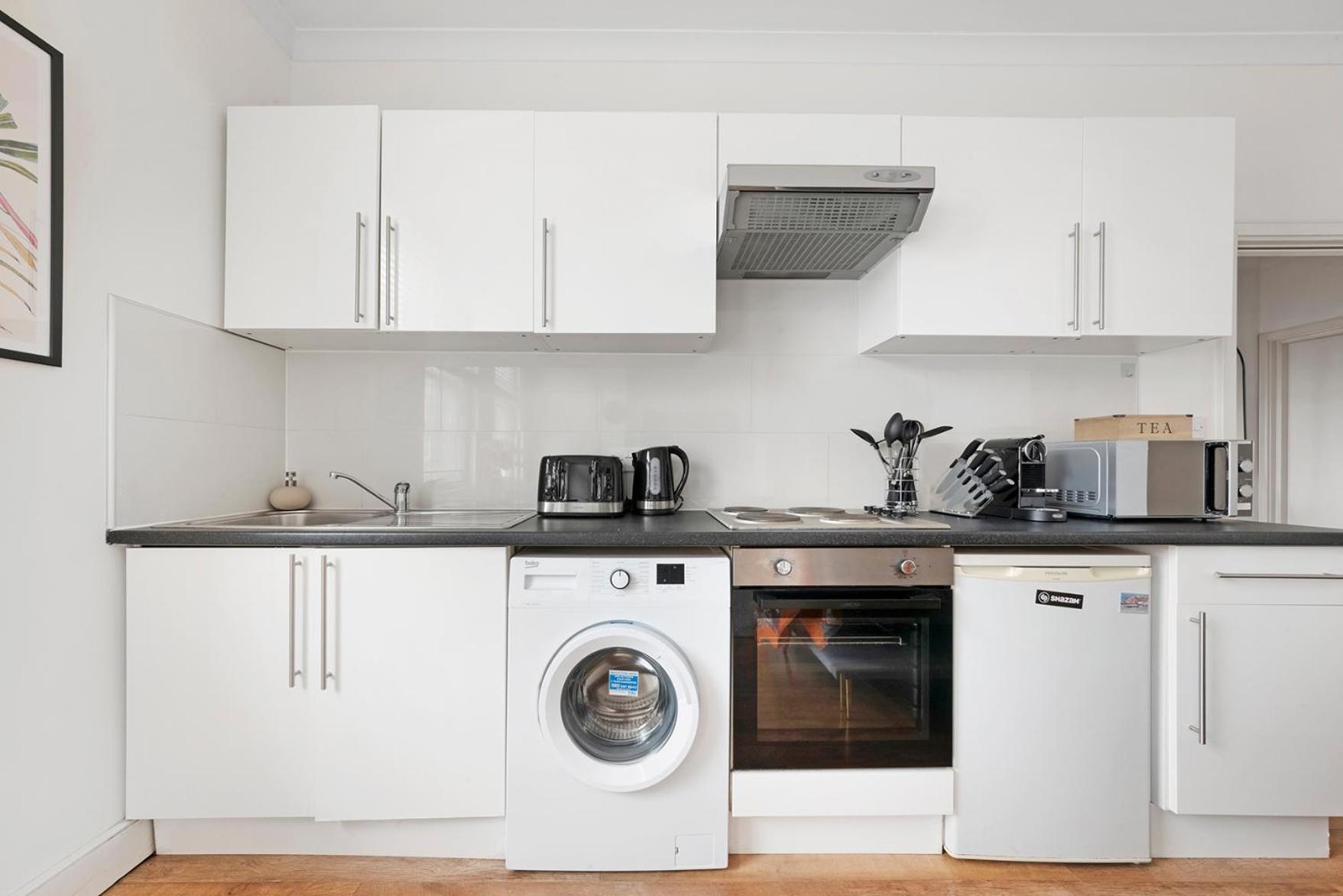 Family Friendly - Stylish Kentish Town Apartment Лондон Екстериор снимка